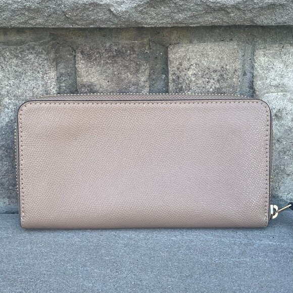 COACH CROSSGRAIN LEATHER ACCORDION ZIP AROUND WALLET Like New - Picture 2 of 10